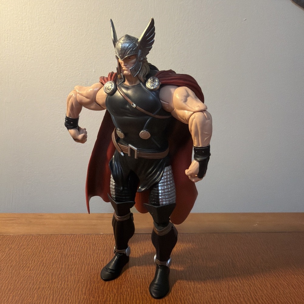 MODERN THOR Marvel LEGENDS Allfather Odin ‎ WAVE Figure 2012 Hasbro
